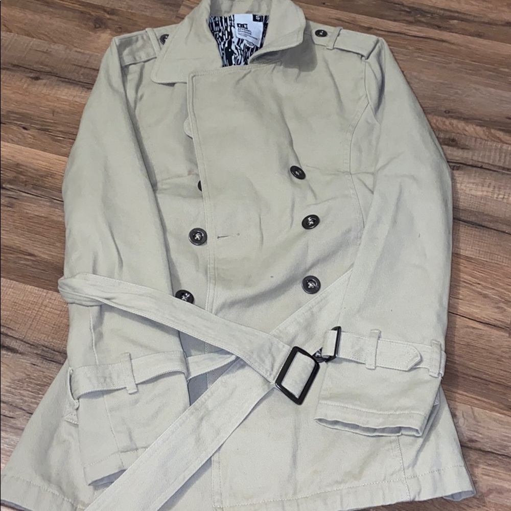 DC women’s spring/fall coat